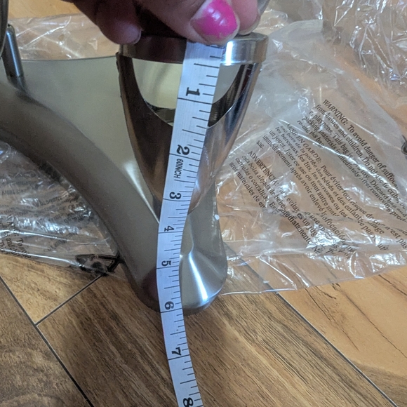 Silver Metal Triangular Light Fixture Base - Picture 4 of 6